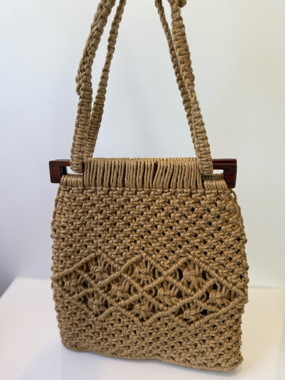 Vintage 70s Handmade Macrame Jute Bag Wooden Handle Boho Market Tote - Picture 2 of 10